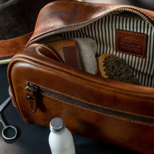 Load image into Gallery viewer, Benjamin Leather Wash Bag
